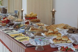 Petit déjeuner buffet compris tous les jours