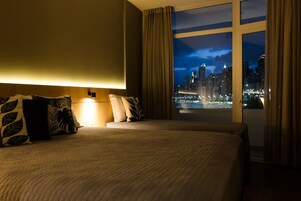 Superior Room, Sea View | Minibar, in-room safe, desk, laptop workspace