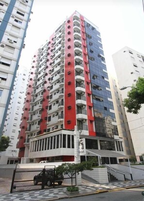 Exterior - Gonzaga Flat (Santos)