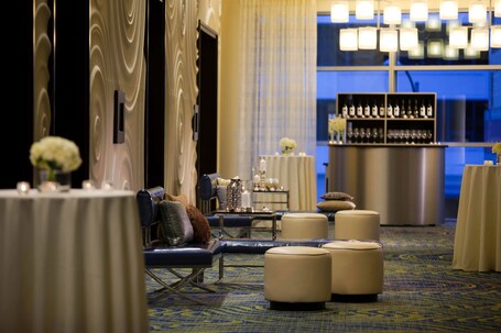 Renaissance Arlington Capital View Hotel - Image 38