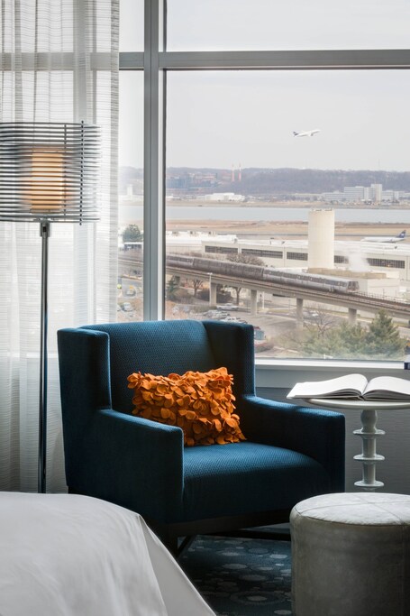 Renaissance Arlington Capital View Hotel - Image 37