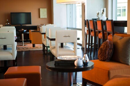 Renaissance Arlington Capital View Hotel - Image 53