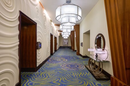 Renaissance Arlington Capital View Hotel - Image 52