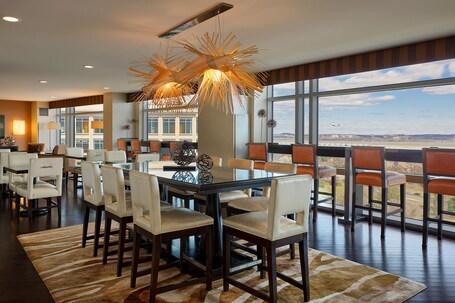 Renaissance Arlington Capital View Hotel - Image 23