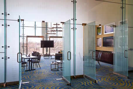 Renaissance Arlington Capital View Hotel - Image 64
