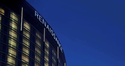 Renaissance Arlington Capital View Hotel