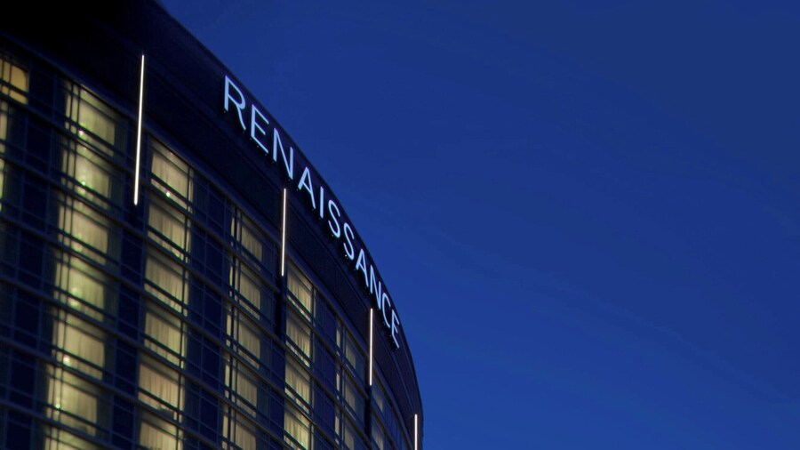 Renaissance Arlington Capital View Hotel