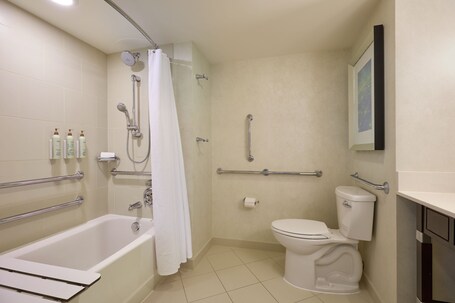 Renaissance Arlington Capital View Hotel - Image 59