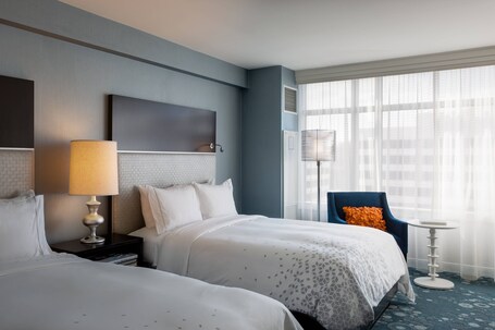 Renaissance Arlington Capital View Hotel - Image 18