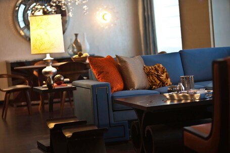 Renaissance Arlington Capital View Hotel - Image 36