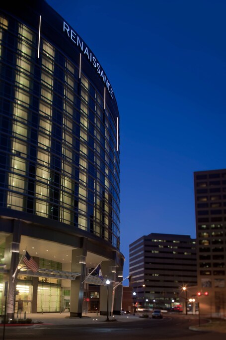 Renaissance Arlington Capital View Hotel - Image 2