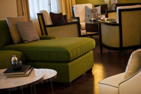 Renaissance Arlington Capital View Hotel - Image 42