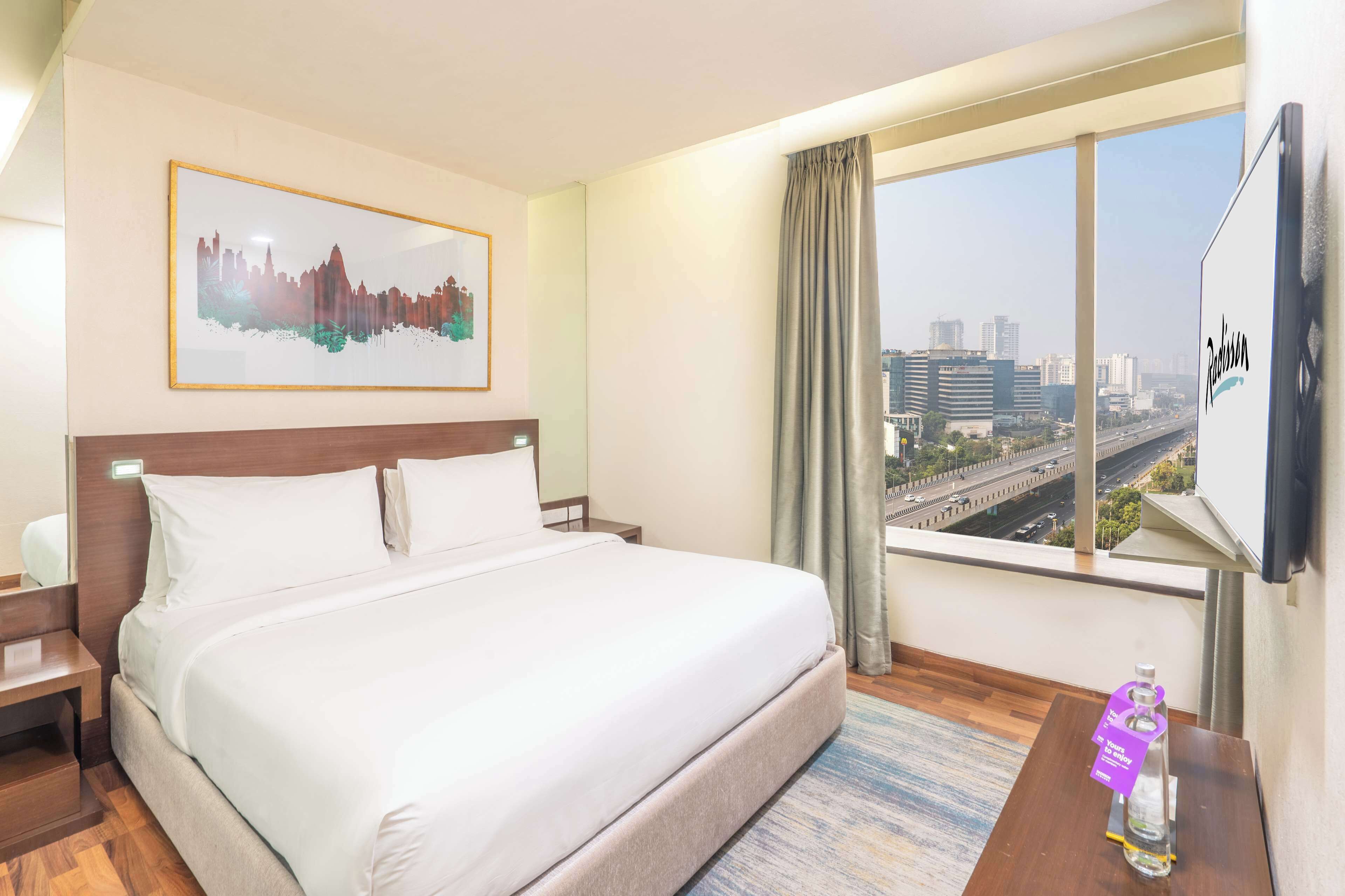 套房, 1 间卧室 | 高档床上用品、记忆海绵床垫、迷你吧、客房内保险箱