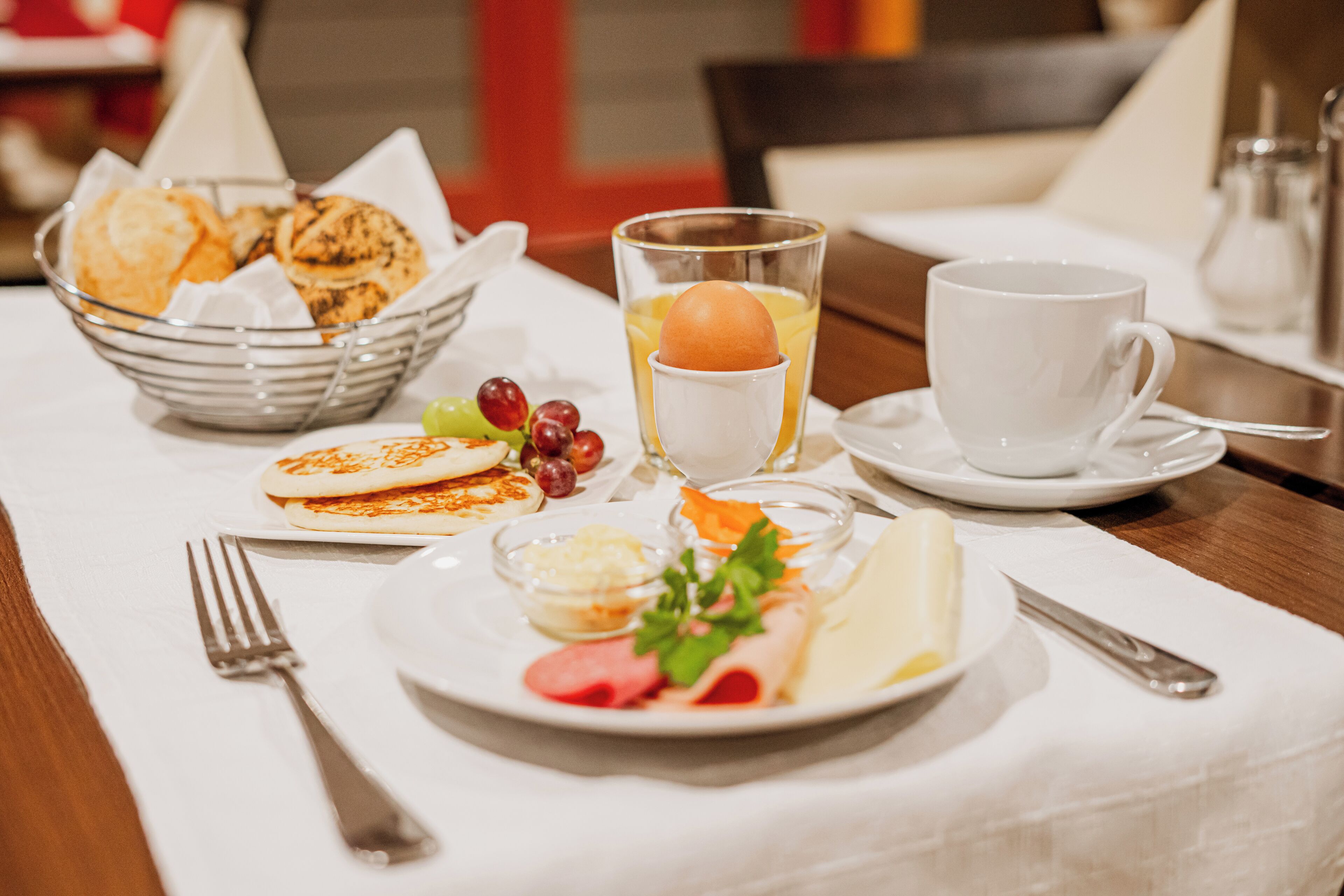 daily buffet breakfast (eur 15.90 per person)
