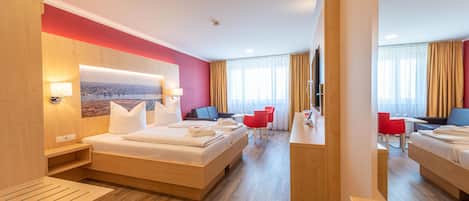 Comfort Double Room, Non Smoking | Hypo-allergenic bedding, in-room safe, desk, laptop workspace