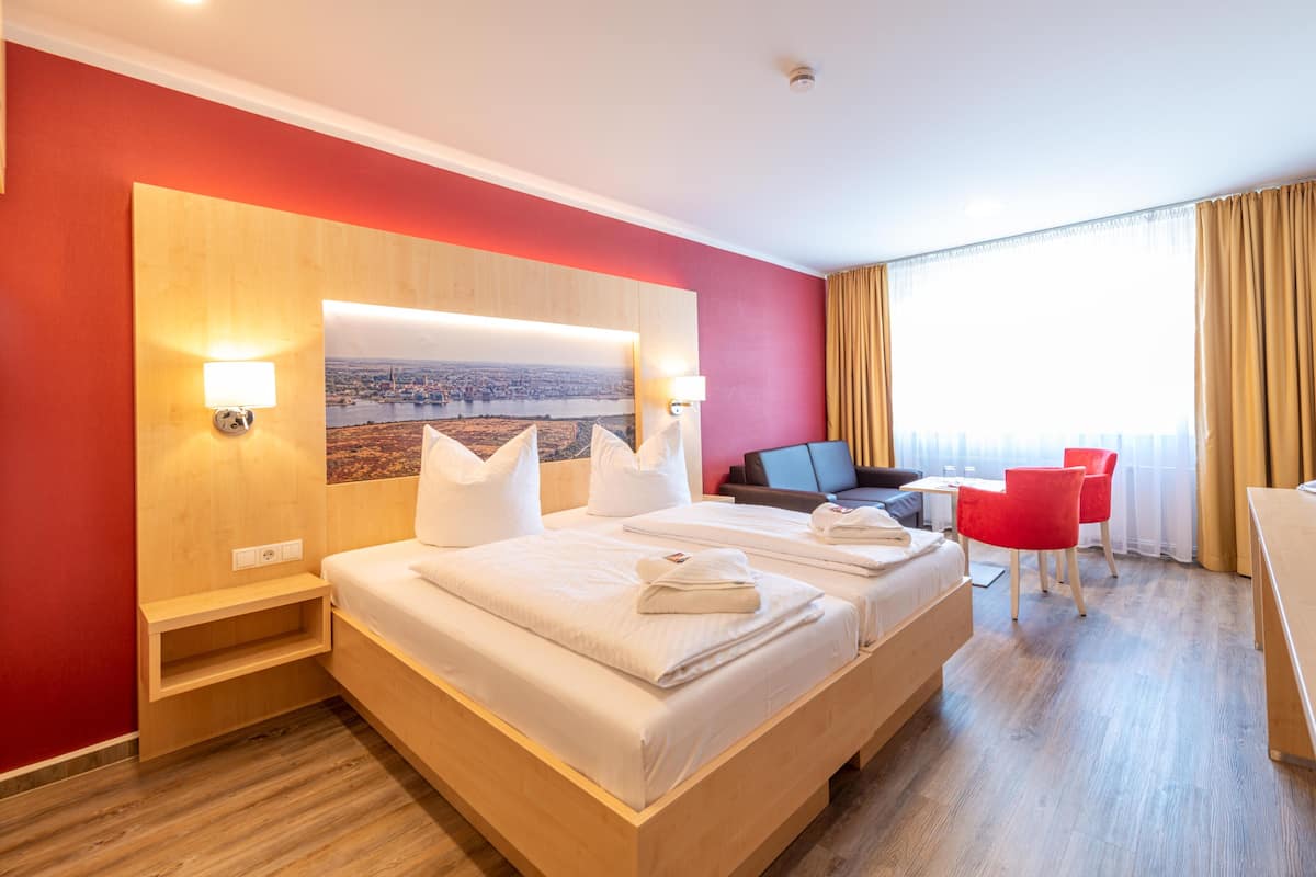 comfort double room, non smoking | 1 bedroom, hypo-allergenic bedding, in-room safe, desk