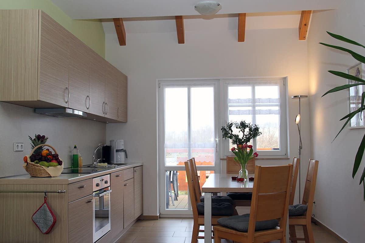 apartment (#8) | private kitchen | fridge, stovetop, dishwasher, coffee/tea maker