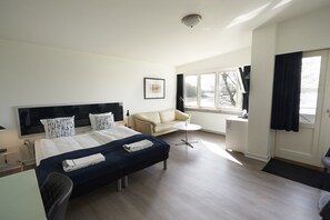 Habitación estándar con 1 cama matrimonial o 2 individuales | Ropa de cama de alta calidad y camas con pillow-top 