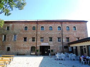 ด้านหน้าที่พัก