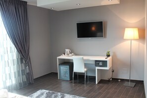 Habitación doble de uso individual | Centro de negocios en la habitación