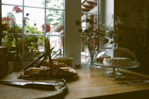 Daily continental breakfast (EUR 12 per person)