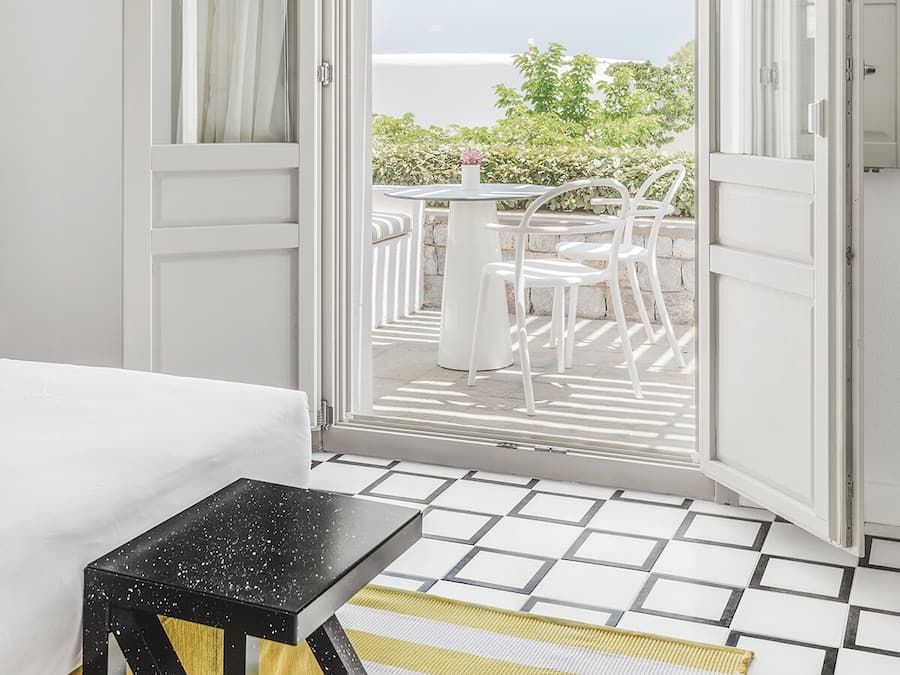 Deluxe Room | In-room safe, individually decorated, individually furnished, desk