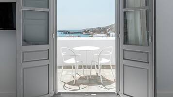 Room, Sea View (Elegant) | In-room safe, individually decorated, individually furnished, desk