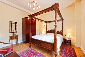 Blackout curtains, cots/infant beds, free WiFi, bed sheets