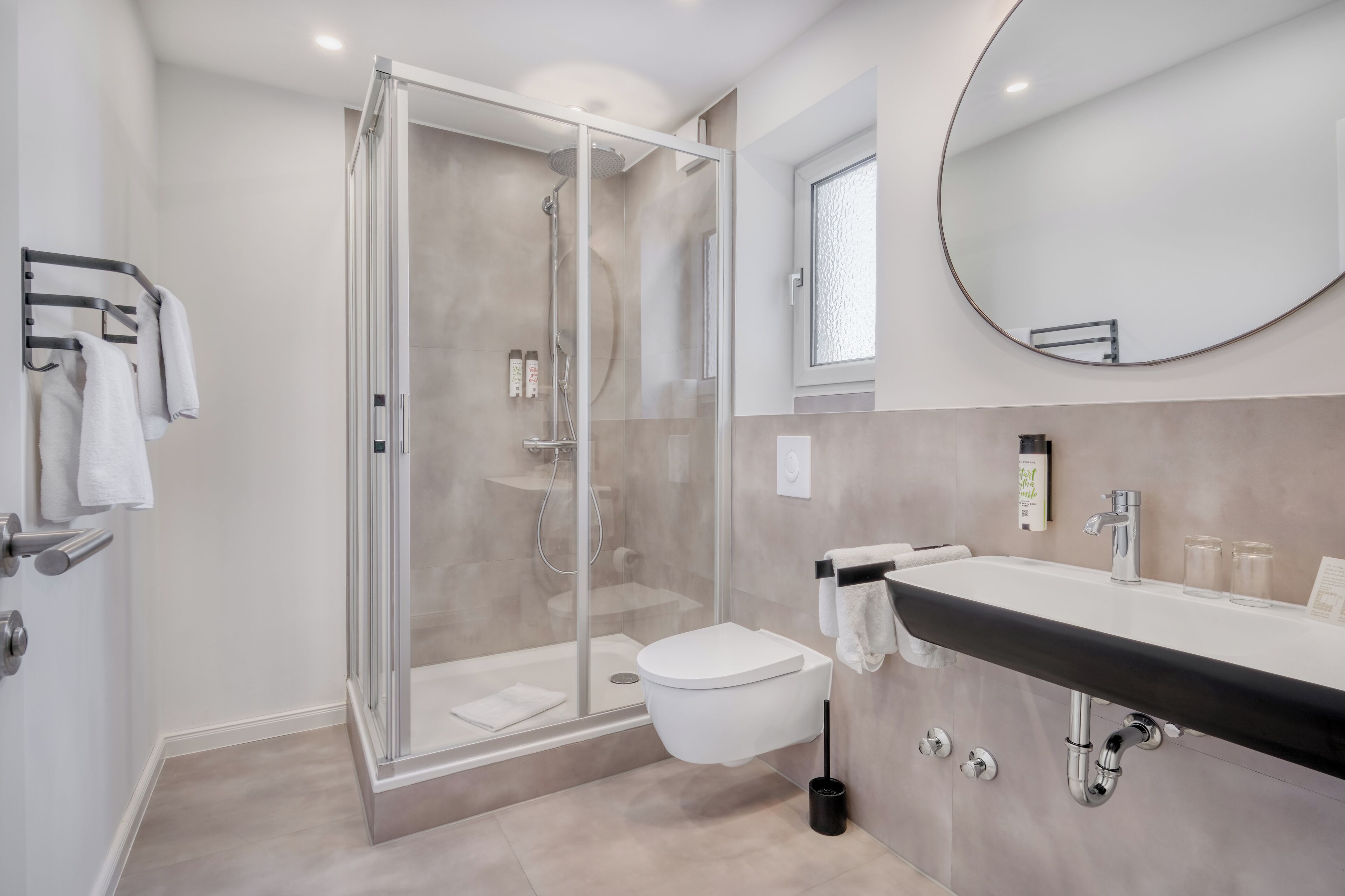 Superior-Doppelzimmer | Badezimmer | Kostenlose Toilettenartikel, Haartrockner, Bademäntel, Handtücher