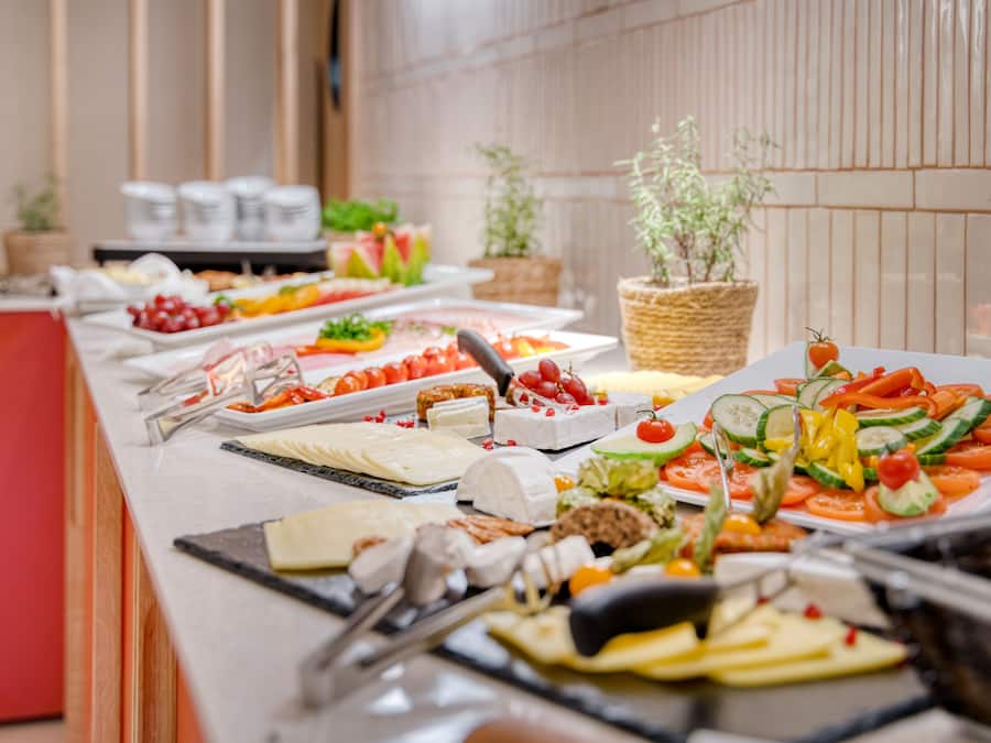 Päivittäinen buffetaamiainen maksusta