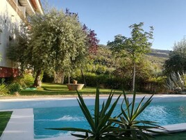 Außenpool, Liegestühle