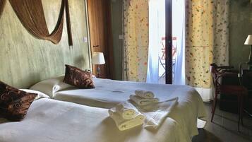 Superior tweepersoonskamer | 1 slaapkamer, bedden met traagschuimmatrassen, gratis wifi, beddengoed