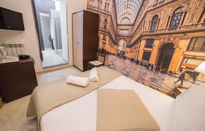 Economy Double Room | Room amenity - Bed and Breakfast Chiaia 32 (Naples)
