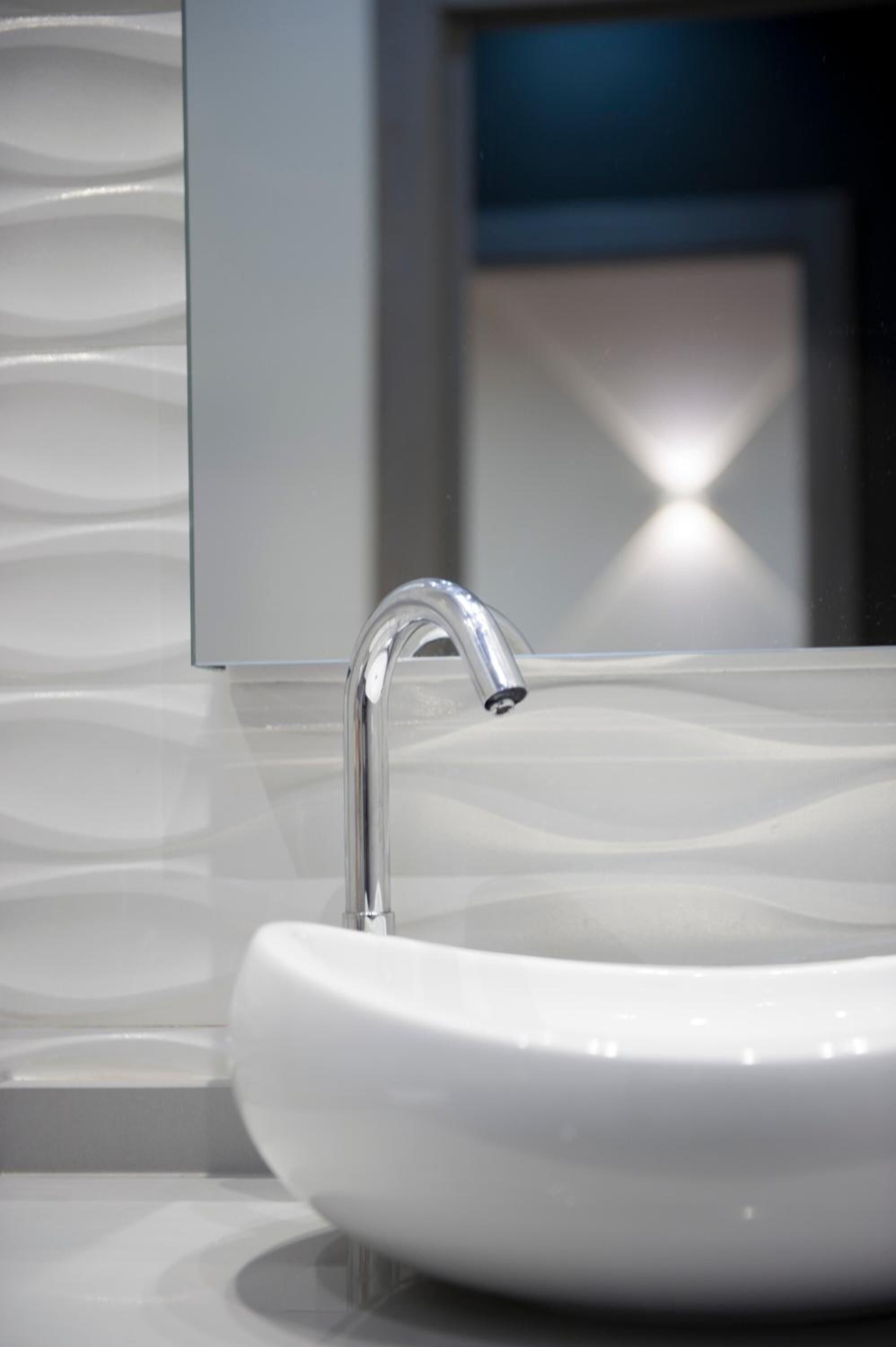 free toiletries, hair dryer