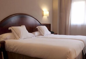 Minibar, in-room safe, desk, soundproofing - San Pedro (Langreo)