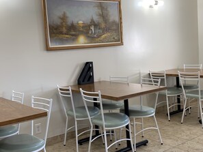 Esmorzar diari continental gratuït 