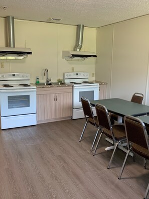Room, 2 Double Beds | Private kitchen