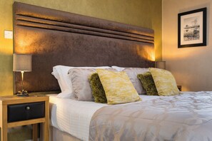 Luxury Double Room | Desk, iron/ironing board, free WiFi, bed sheets - Howbeck Guest House (Windermere)
