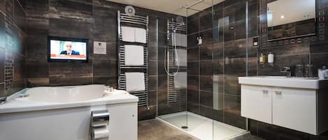 Retreat Suite with Stunning Spa Bathroom | Bathroom