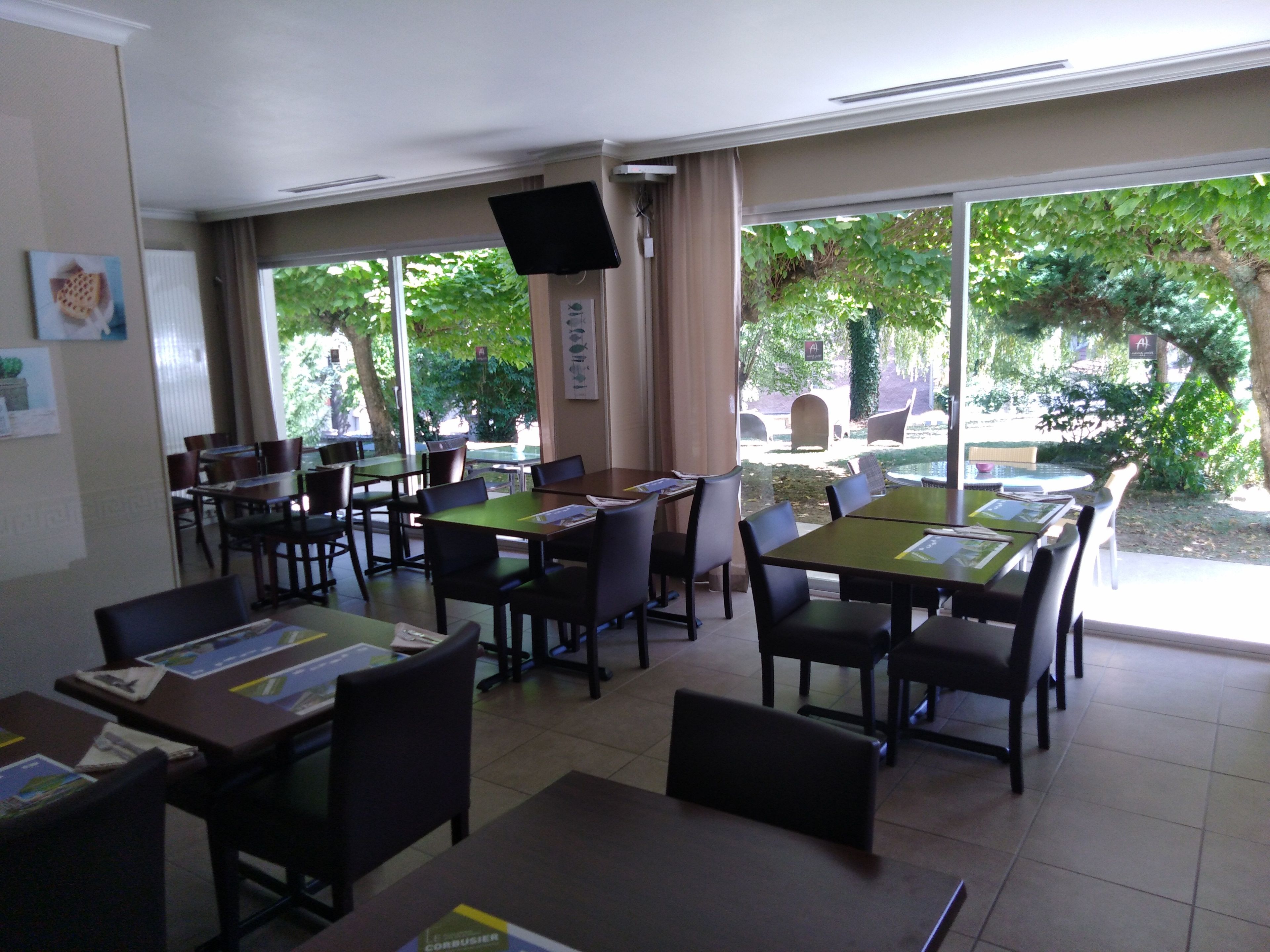 daily buffet breakfast (eur 12.9 per person)