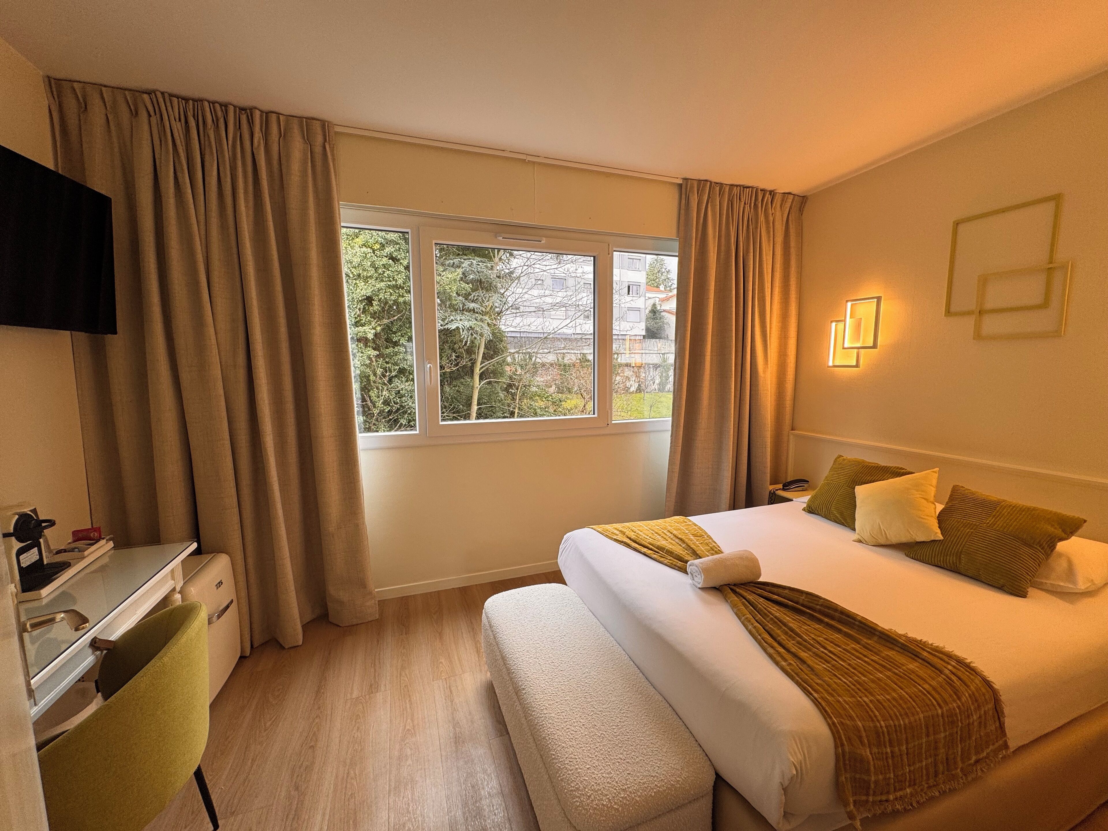 Comfort tweepersoonskamer | Luxe beddengoed, individueel gedecoreerd, individueel gemeubileerd