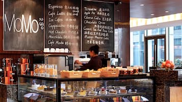 Petit déjeuner, déjeuner et dîner servis sur place