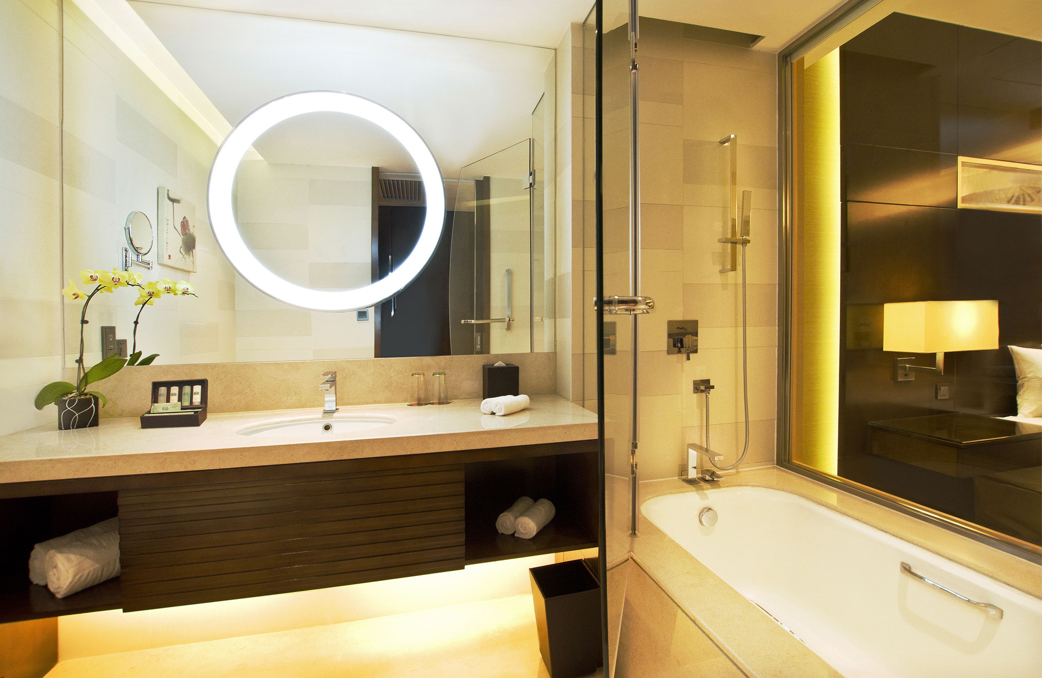 1 bedroom, premium bedding, in-room safe, desk