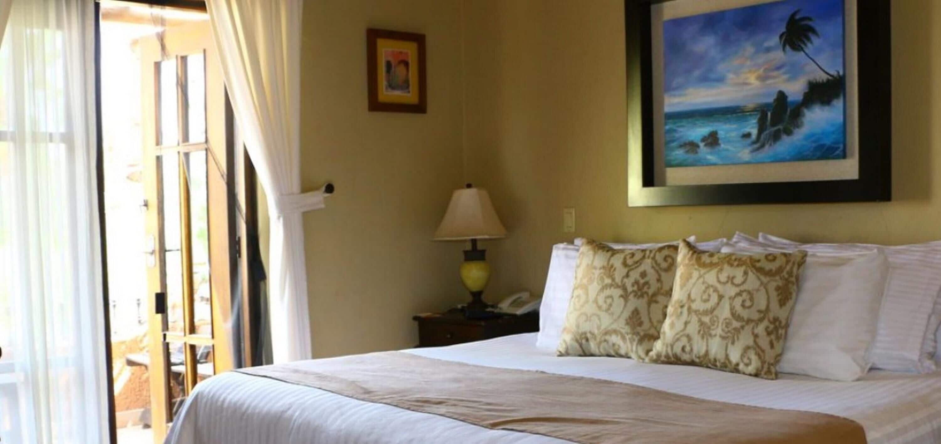 suite king bed, balcony, terrace, kitchenette, upperfloor | 1 bedroom, premium bedding, down duvets, select comfort beds