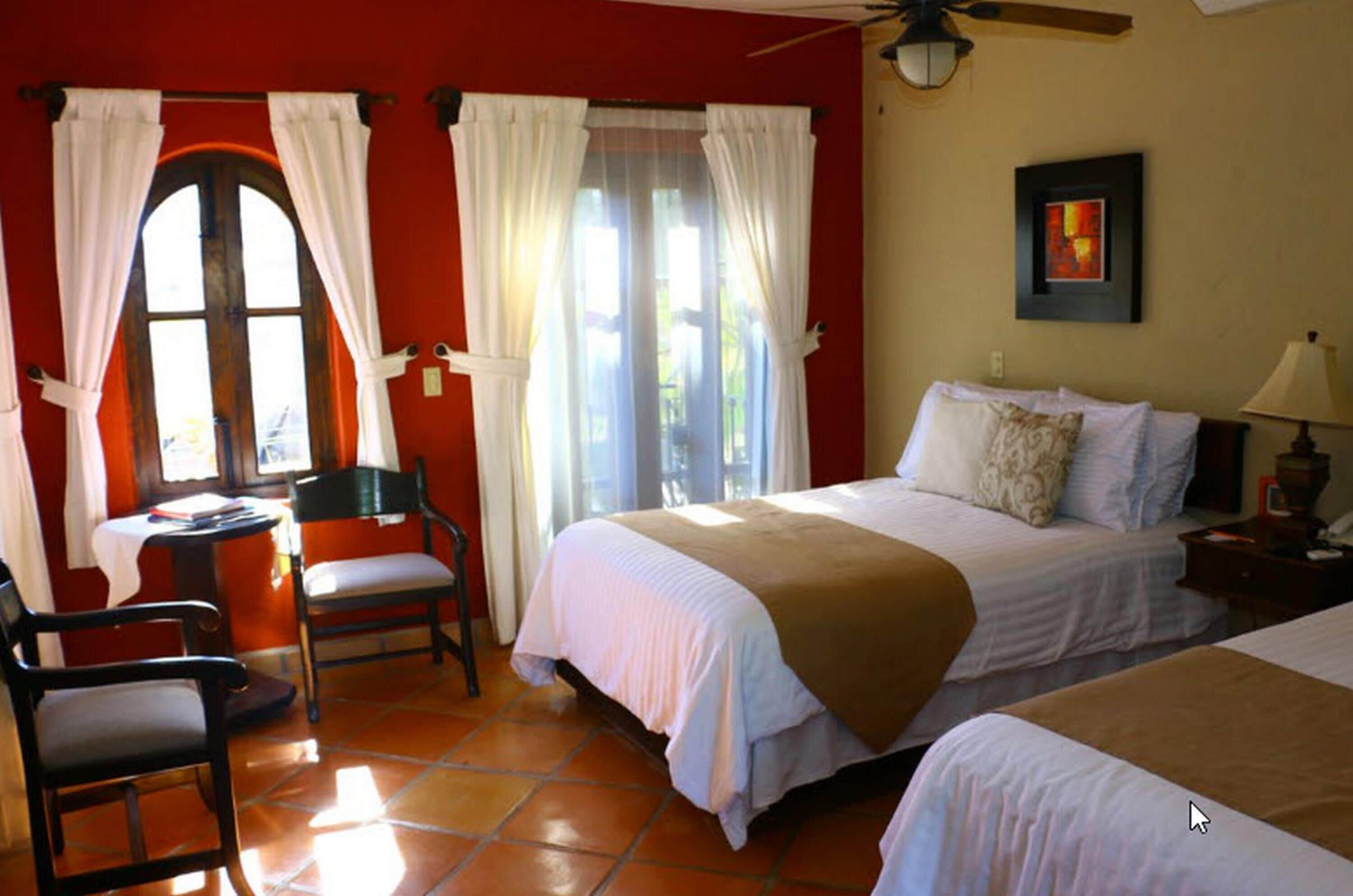 Ropa de cama de alta calidad, edredón, camas Select Comfort y minibar 