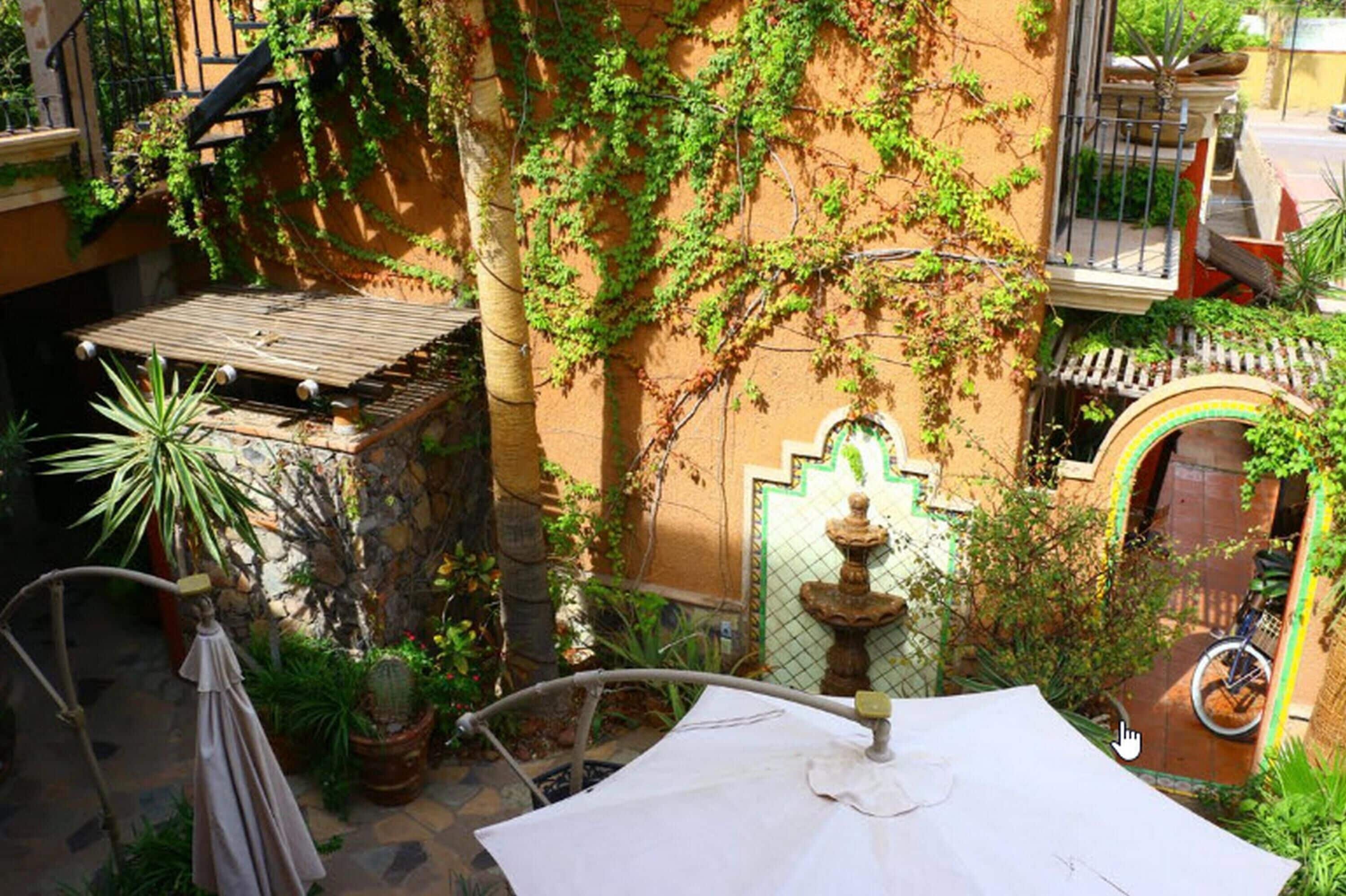 Utsikt mot innergård