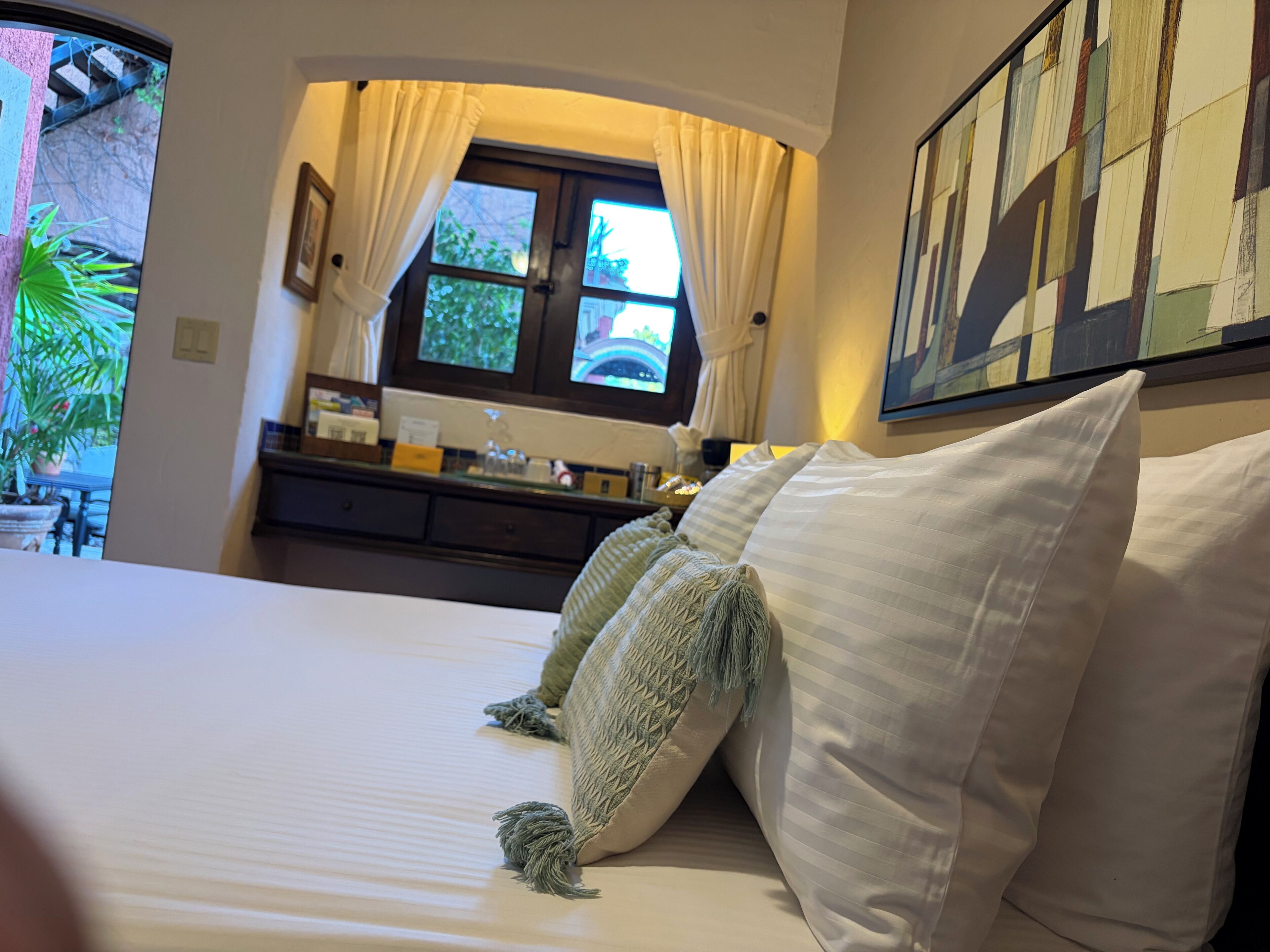 Habitación, 1 Queen Bed, Groundfloor | Premium bedding, down duvets, Select Comfort beds, minibar