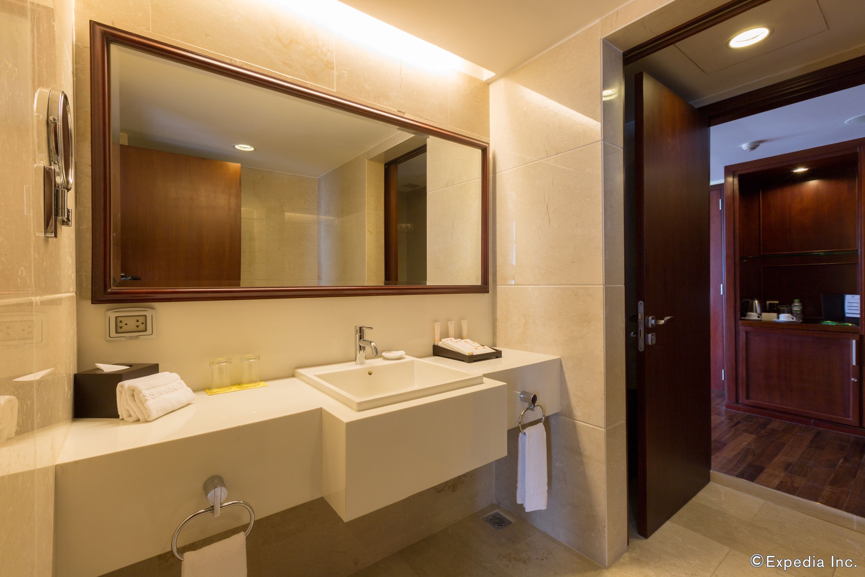 junior suite | bathroom sink