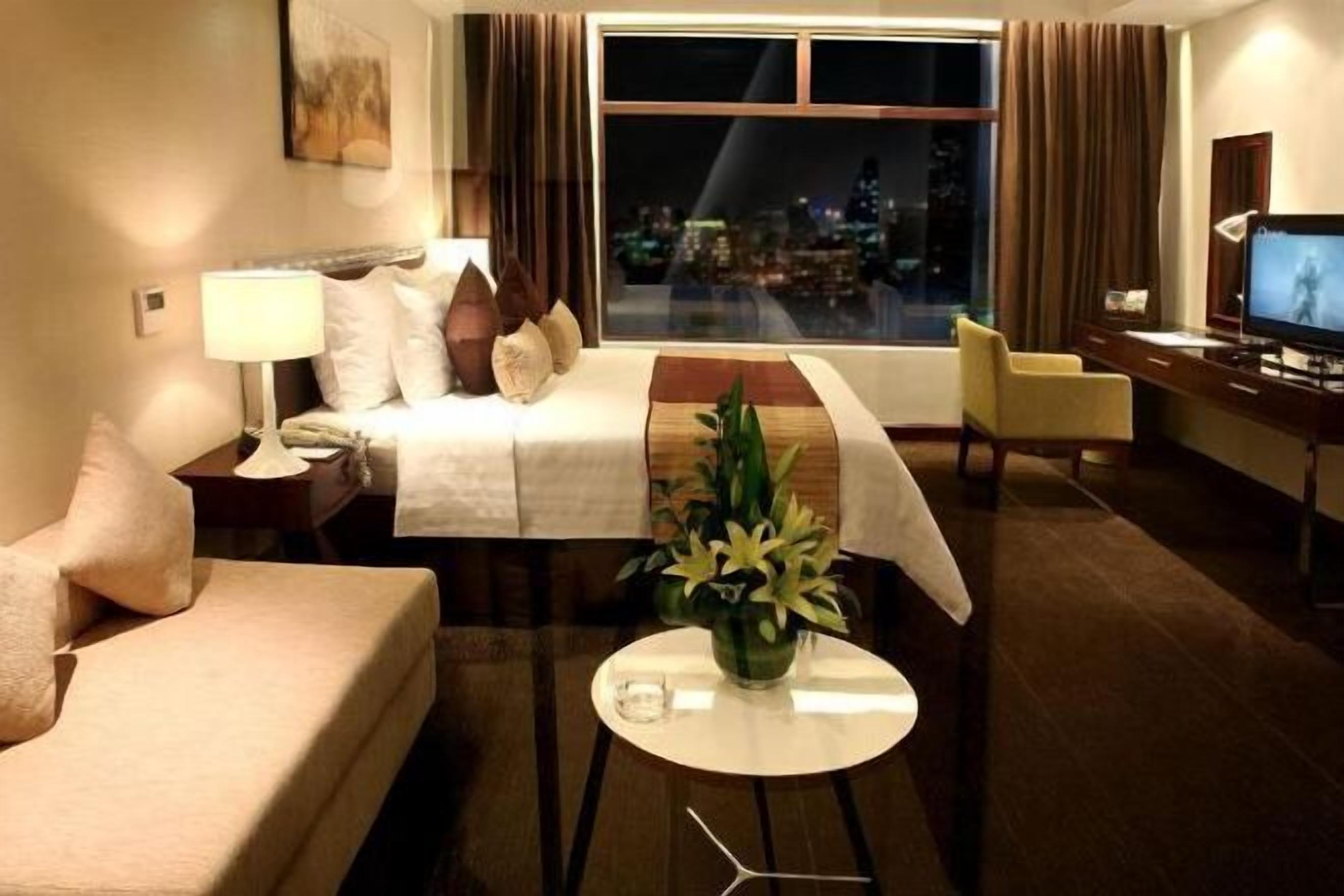 Premium bedding, minibar, in-room safe, desk