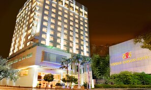 Façade de l’hébergement  – soirée/nuit